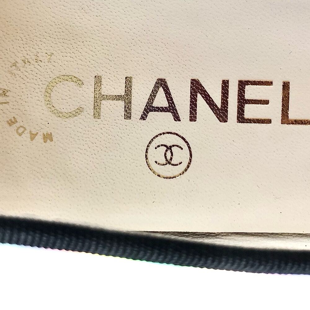 Chanel CC Logo Iridescent Patent Cap Toe Ballerina
Flats 36 - Picture 9 of 10